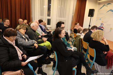 Kamničan Samo Trtnik predstavil svoj prvenec z naslovom Nepovezani (10)